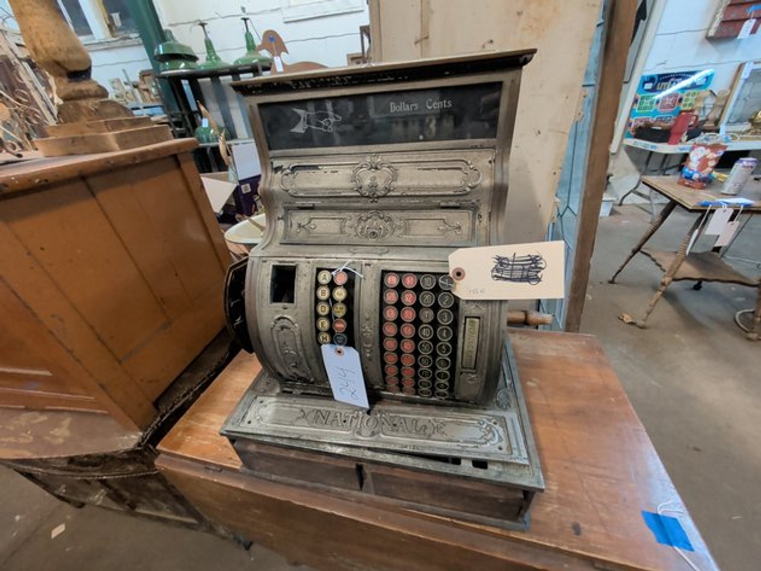 Image for Side Street Salvage: Vintage Decor, Metalwork, Signage Auction - Elverson, PA   April 17, 2026