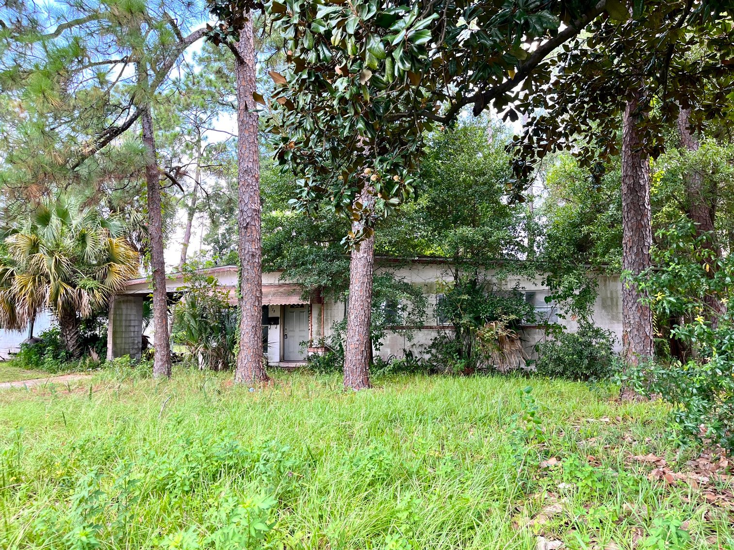 Image for 128 W. Highland Drive Absolute Auction