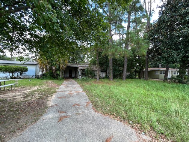 Image for 128 W. Highland Drive Absolute Auction