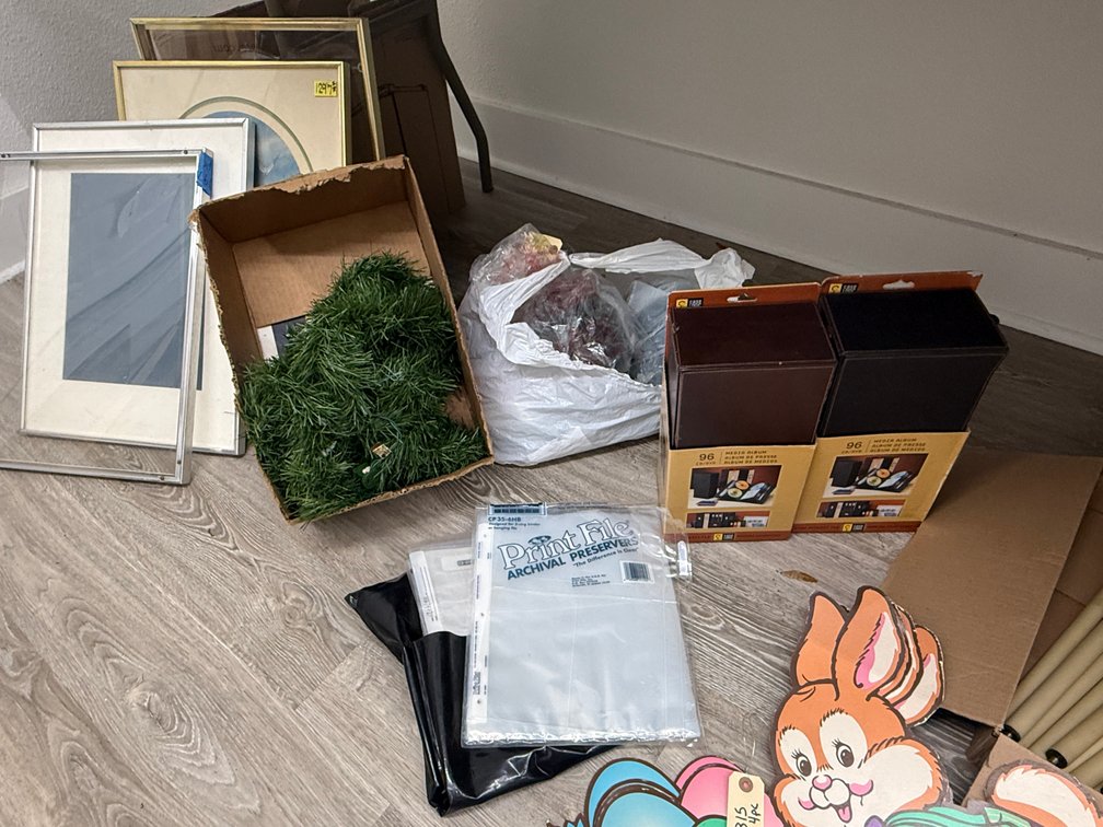Image for Bulk Reseller Lot - Vintage Americana Auction No Sales