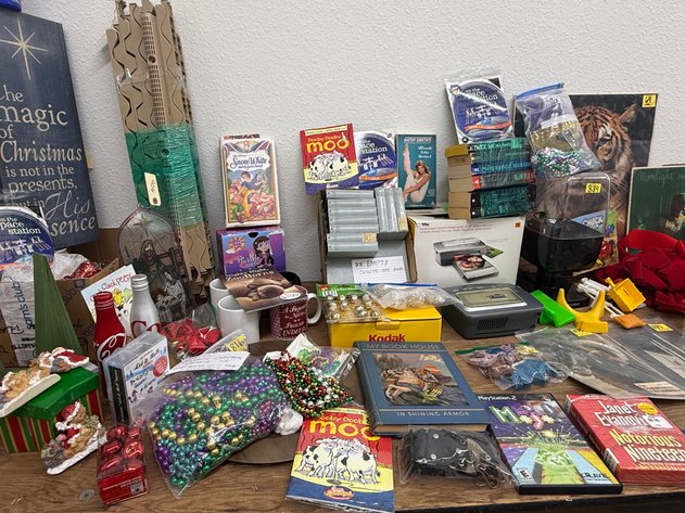 Image for Bulk Reseller Lot - Vintage Americana Auction No Sales