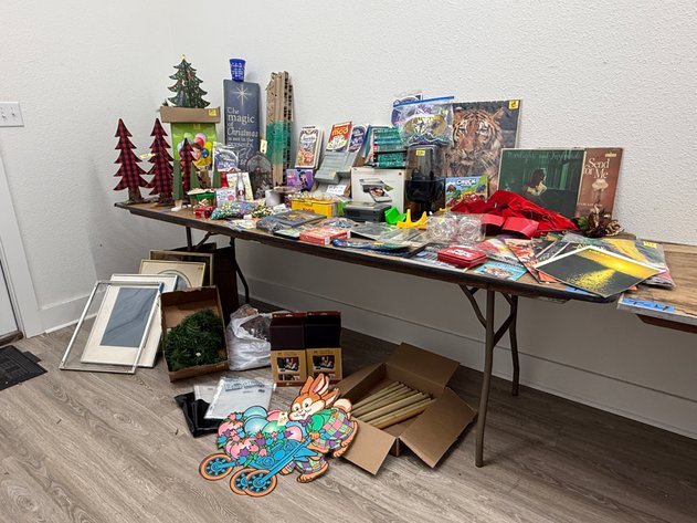 Image for Bulk Reseller Lot - Vintage Americana Auction No Sales