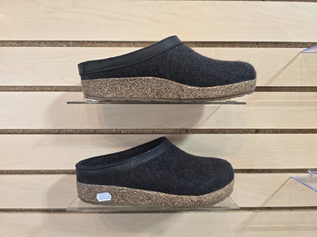 TRINITY AUCTION CO: LYLE'S SHOE STORE INVENTORY LIQUIDATION - PART #1 ONLINE AUCTION