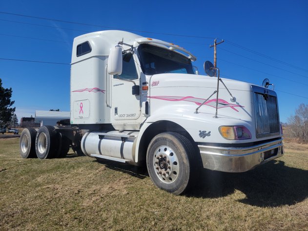 BUHL DO-BID.COM: 2005 INTERNATIONAL SEMI TRUCK, FARMALL TRACTOR,  GUN SAFE & STORAGE CONTAINERS ★ ONLINE AUTO AUCTION