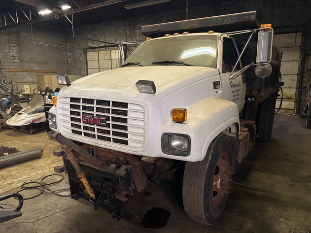 Image for (Toledo OH) Lawn & Snow Removal Inventory Reduction Auction!