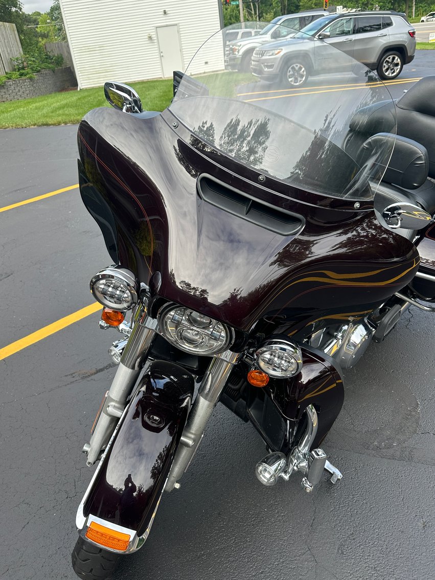 Image for (Whitehouse OH) 2014 Blackened Cayenne Harley-Davidson Electra Glide Ultra Classic Touring Motorcycle (Weckerly)