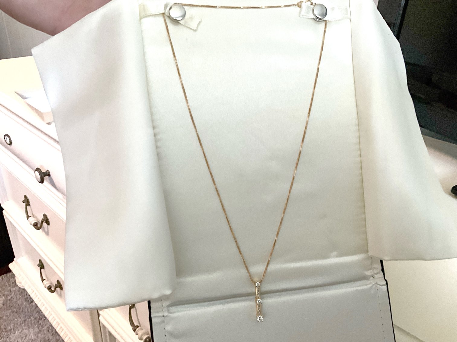 Image for (Toledo OH) Jewelry, Purses, Household Furnishings, Tools (Chapel Dr.)