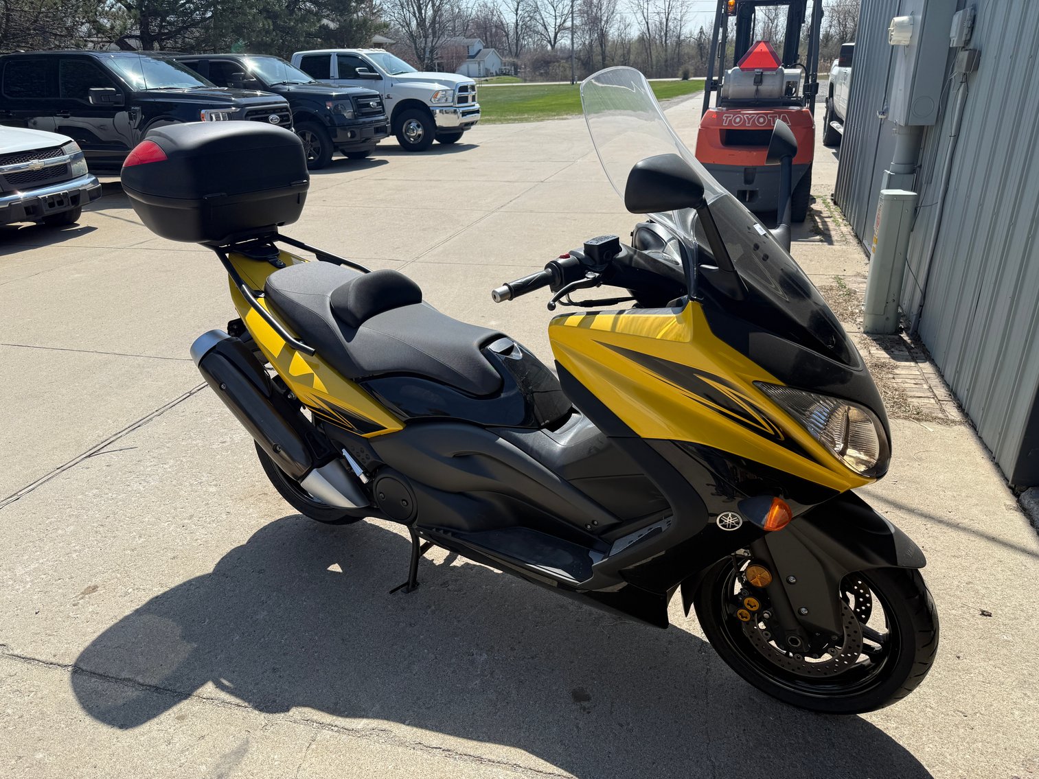 Image for (Ottawa Lake MI) Large Machine Shop Auction, Forklift, Motorcycles, Machines, Tools, Metal (St Anthony Rd)