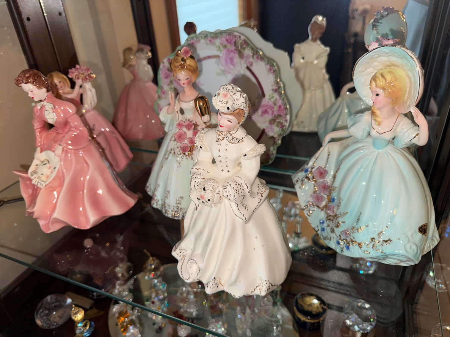 Image for (Toledo OH) Tools, Furniture, Kitchenware, Handicap Scooter & More (Stoneleigh Dr.)