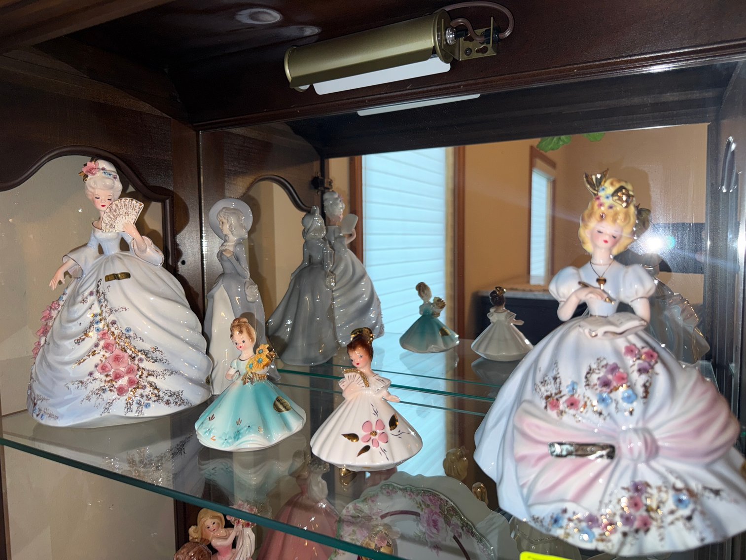 Image for (Toledo OH) Tools, Furniture, Kitchenware, Handicap Scooter & More (Stoneleigh Dr.)