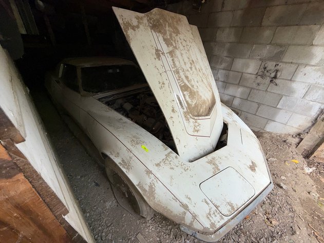 Image for (Toledo OH) Barn Finds! 90-Year-Old Seller's Vehicle Collection! (Bronson)
