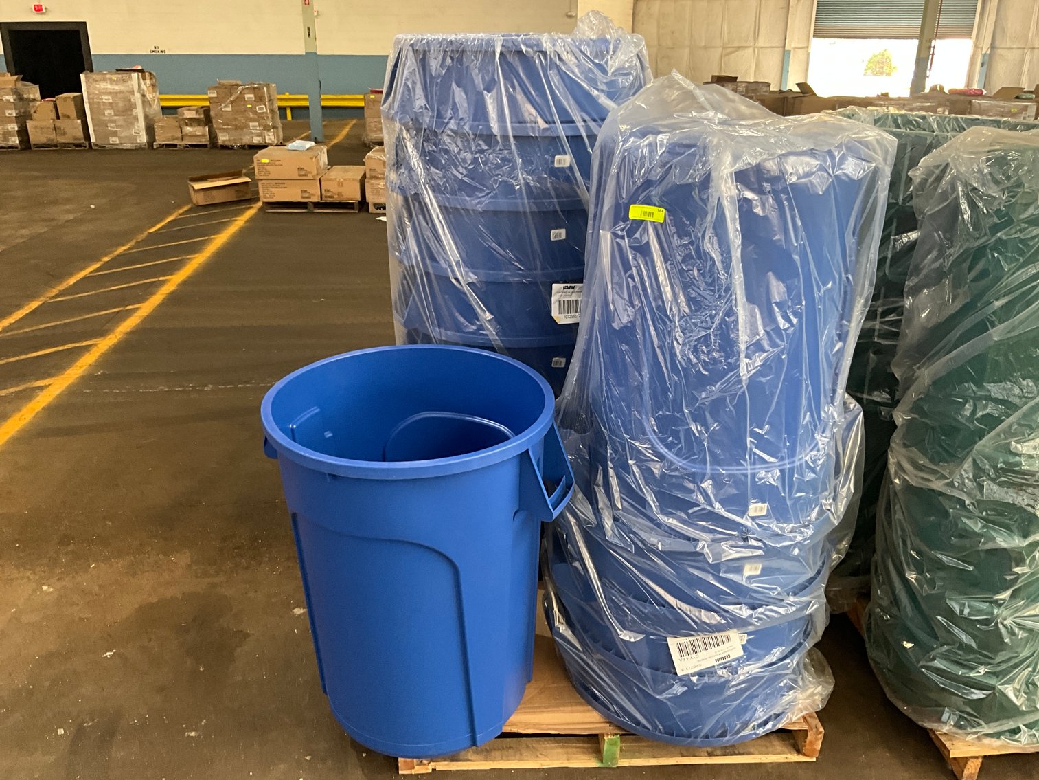 Image for (Toledo OH) Selling By The Pallet - New Bulk Quantities Of Cleaning Supplies Liquidation Auction - Everything Must Go! (Bennett Rd.)