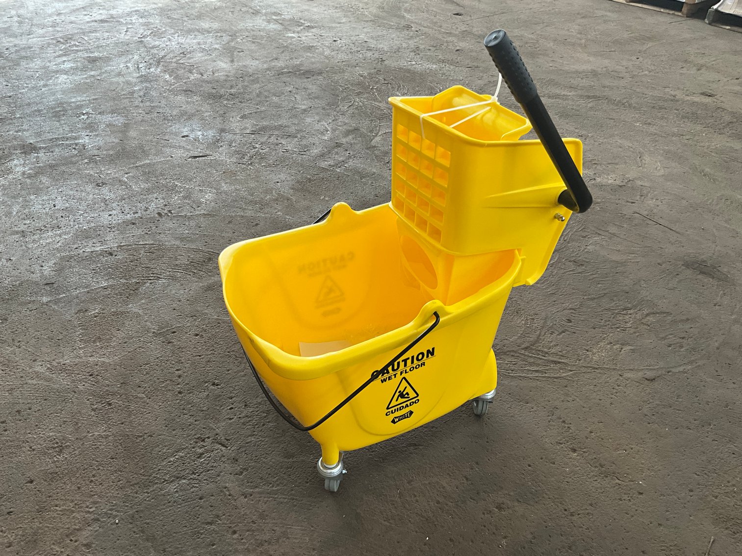 Image for (Toledo OH) Selling By The Pallet - New Bulk Quantities Of Cleaning Supplies Liquidation Auction - Everything Must Go! (Bennett Rd.)