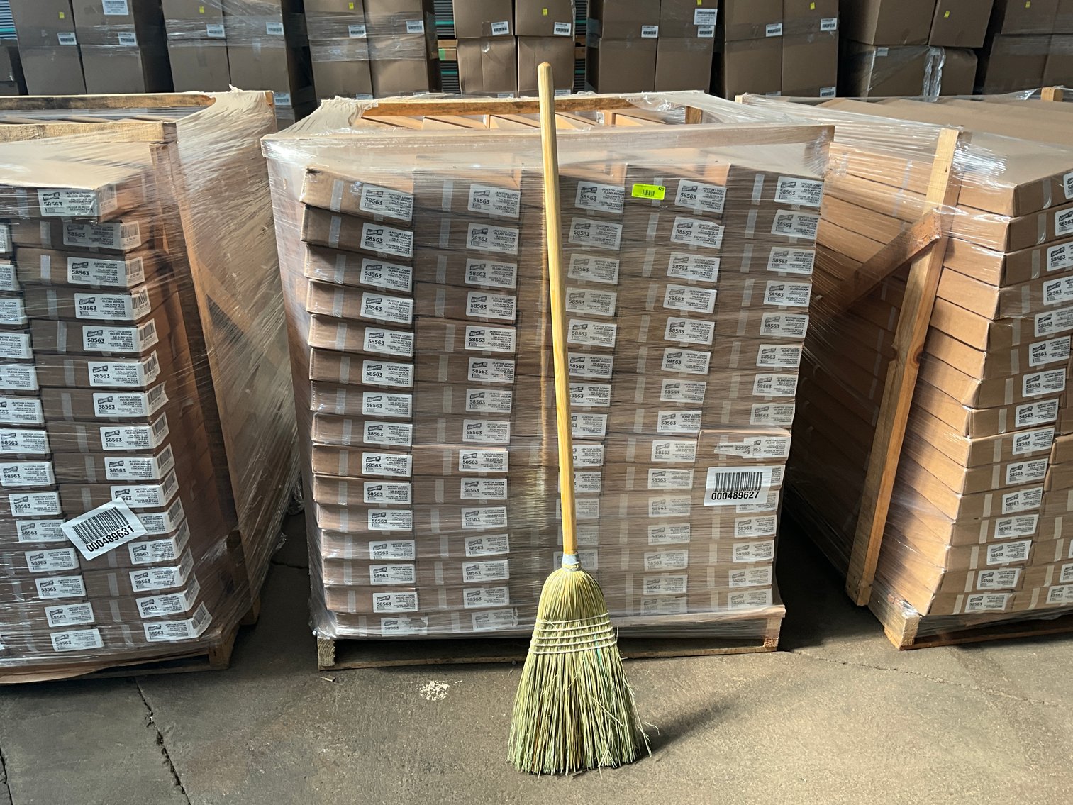 Image for (Toledo OH) Selling By The Pallet - New Bulk Quantities Of Cleaning Supplies Liquidation Auction - Everything Must Go! (Bennett Rd.)