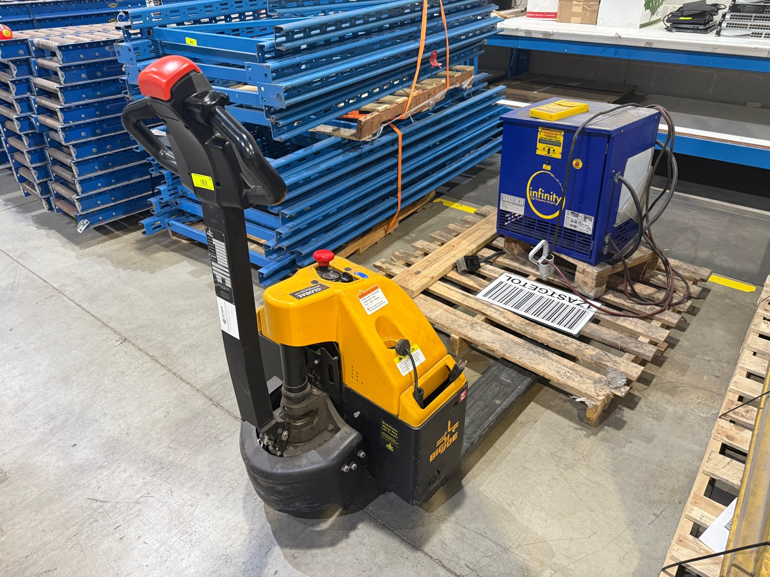 Image for (Perrysburg OH) Crown Forklift, Packing Machines, Pallet Racking, Conveyors (Ponderosa Rd.)