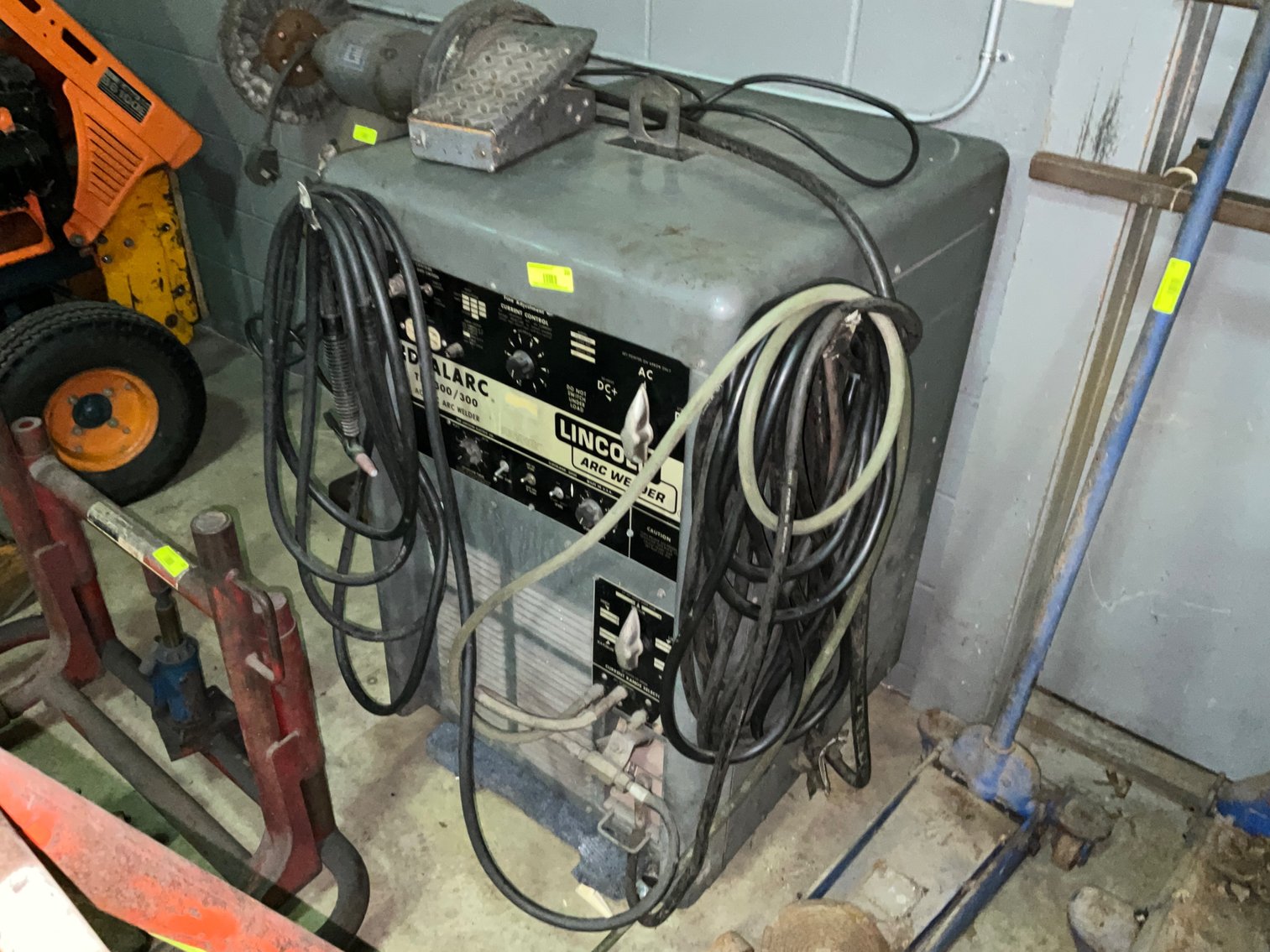 Image for (Temperance MI) Kubota Tractor, Automotive Parts, Tools, Equipment, Vintage Vehicle Parts (Summerfield)