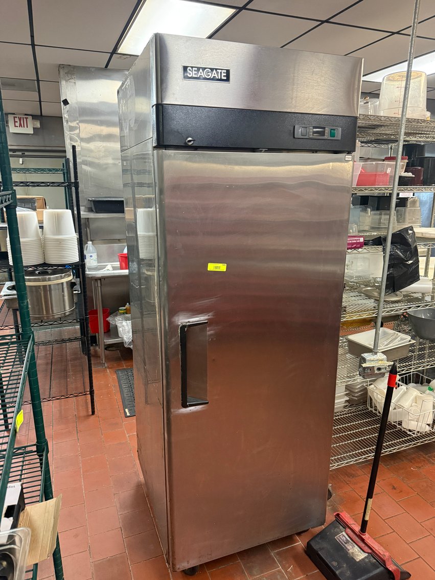 Image for (Toledo OH) Restaurant Equipment - Ranges, Italy Signs, Ovens, Pizza Ovens, Refrigerators, Prep Tables, Kitchen Equipment, Tables, Chairs (Monroe St.)