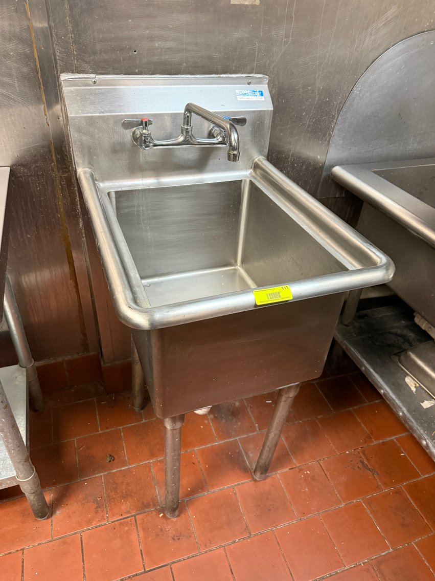 Image for (Toledo OH) Restaurant Equipment - Ranges, Italy Signs, Ovens, Pizza Ovens, Refrigerators, Prep Tables, Kitchen Equipment, Tables, Chairs (Monroe St.)