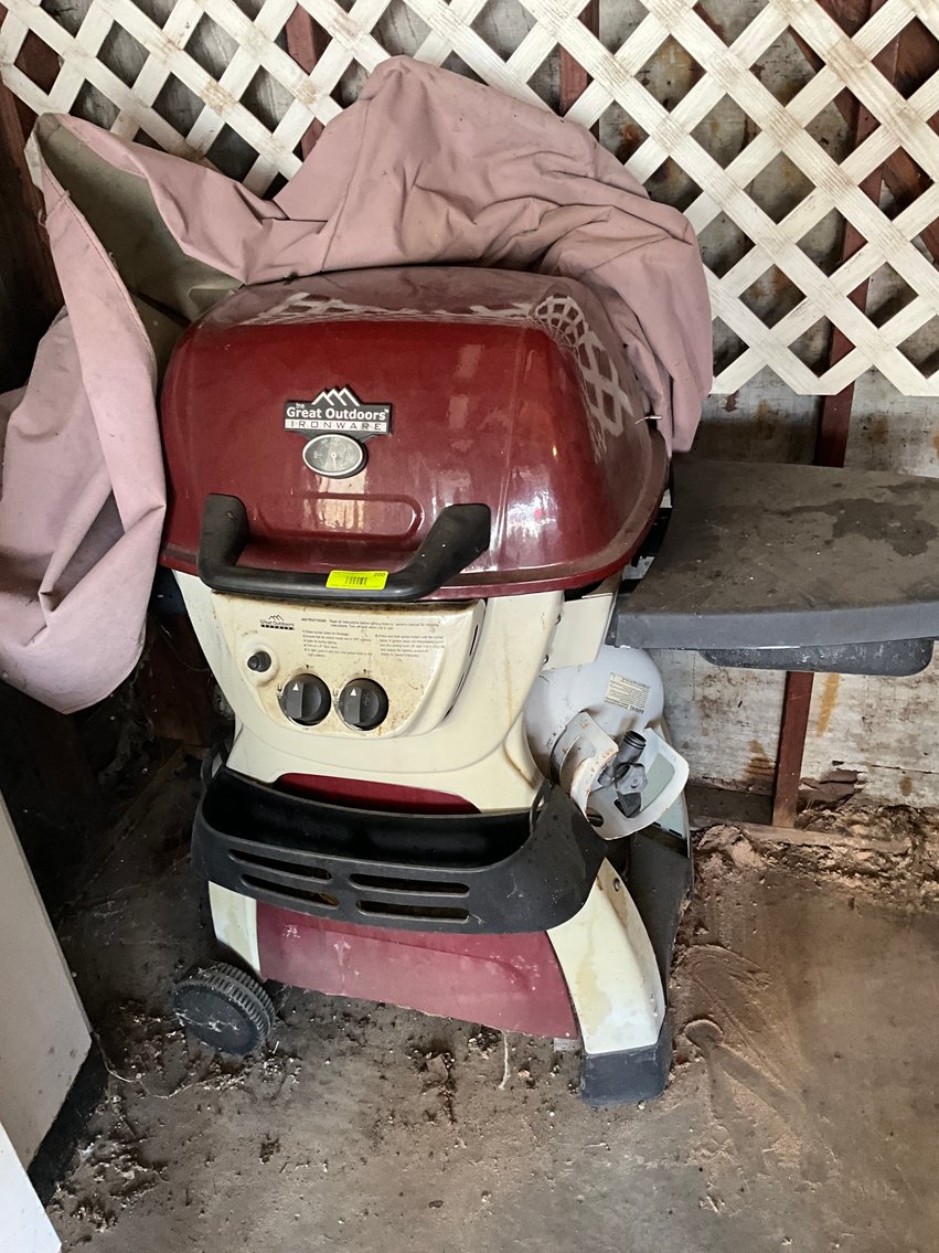 Image for (Wyandotte MI) Trust Auction! Chevrolet Suburban, Tools, Contents, Scooters, Household Furnishings, Scrap (21st)