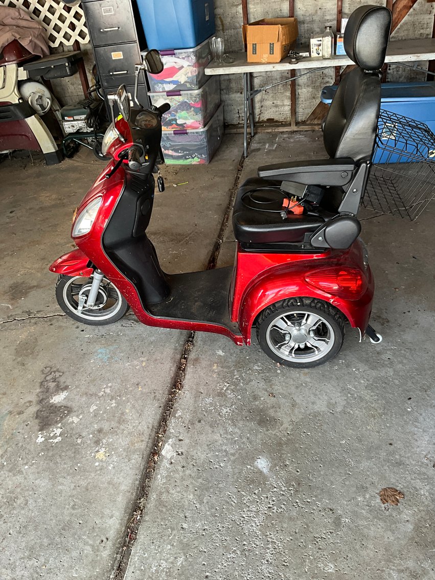 Image for (Wyandotte MI) Trust Auction! Chevrolet Suburban, Tools, Contents, Scooters, Household Furnishings, Scrap (21st)