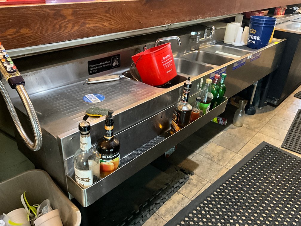 Image for (Lyons OH) Restaurant Equipment Faten's Den Restaurant Lyons OH - Items Selling Individually (N. Adrian St)