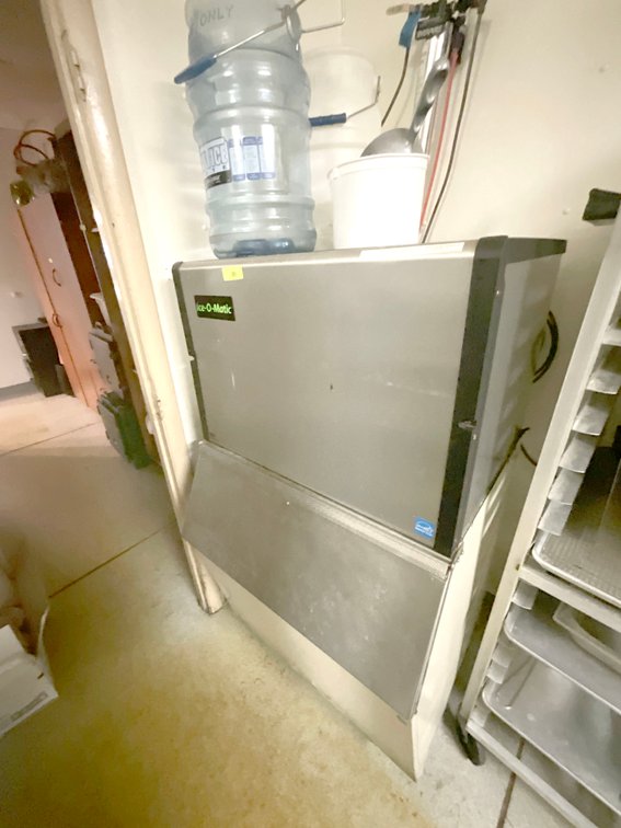 Image for (Lyons OH) Restaurant Equipment Faten's Den Restaurant Lyons OH - Items Selling Individually (N. Adrian St)