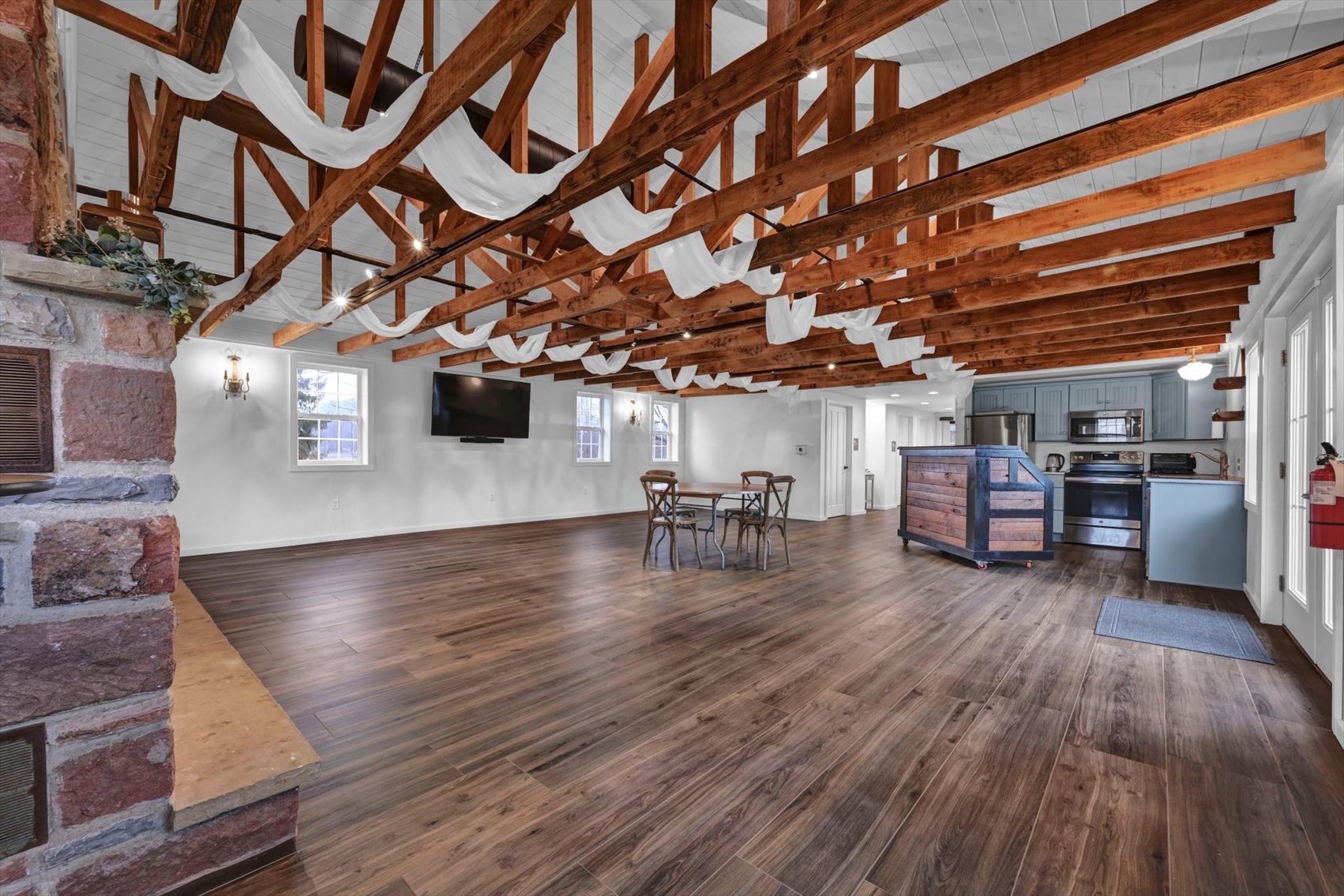 Image for Online Real Estate Auction - Commercial Event Space on (+/-) 4 Acres