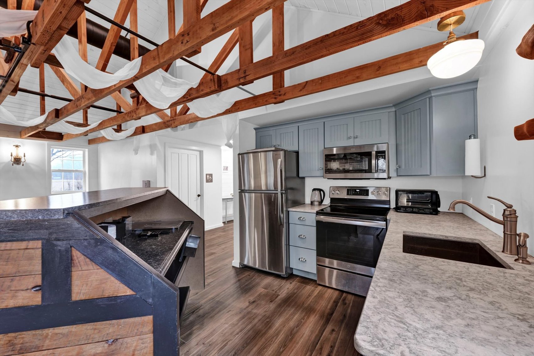 Image for Online Real Estate Auction - Commercial Event Space on (+/-) 4 Acres