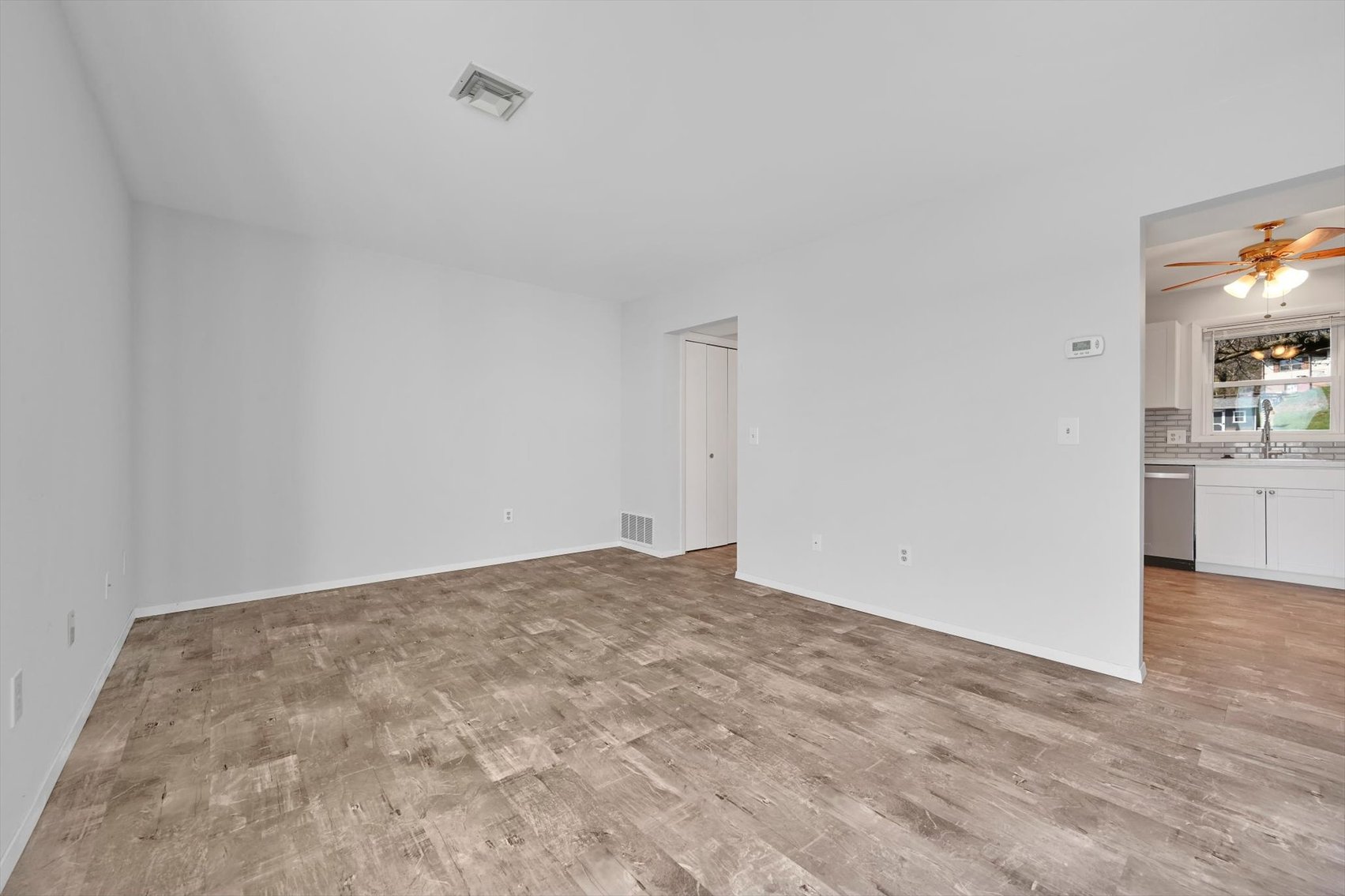 Image for Palmyra Real Estate Auction - Interior Townhome