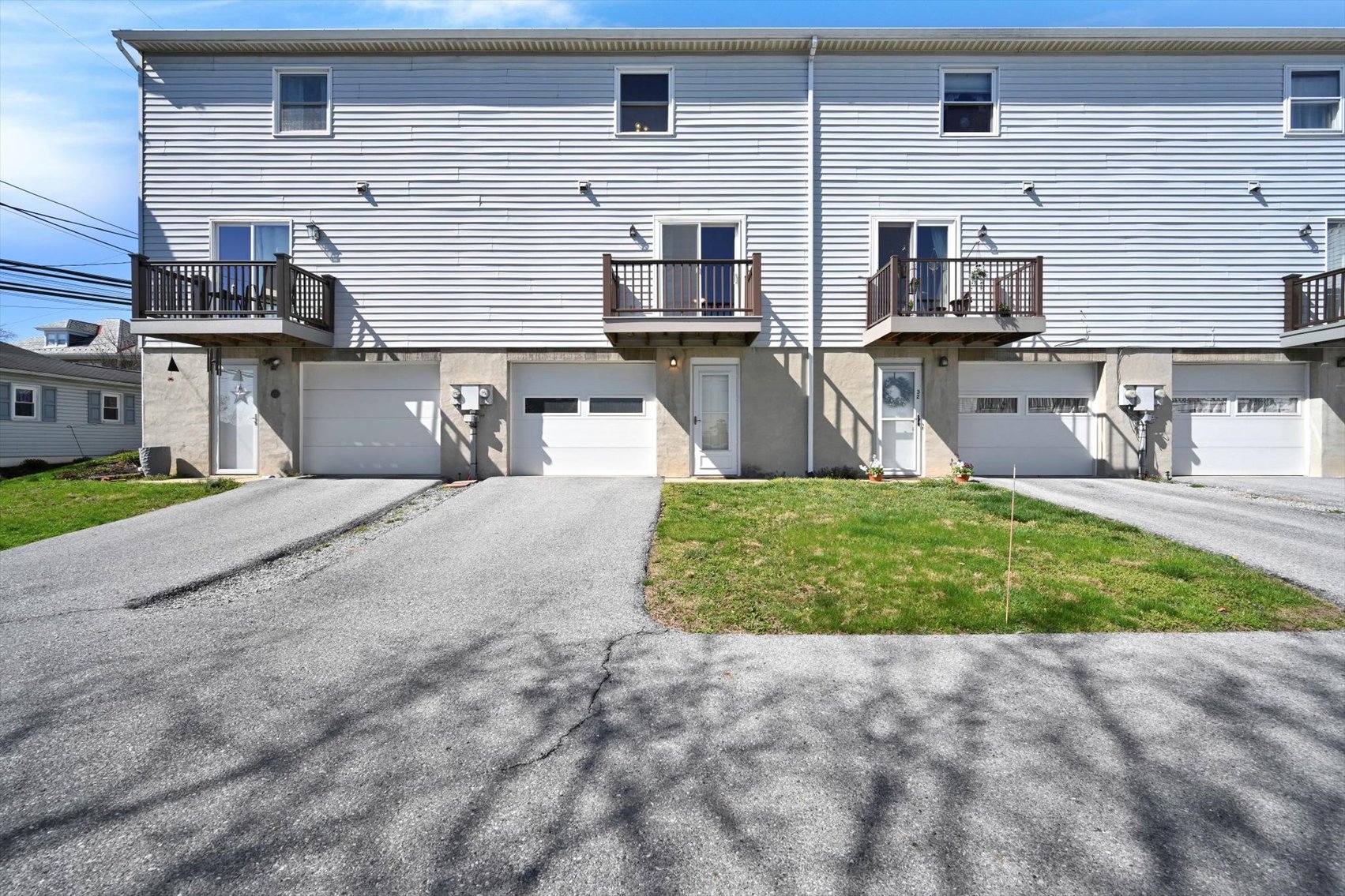 Image for Palmyra Real Estate Auction - Interior Townhome