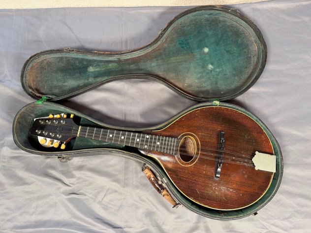 Image for Glen Allen Estate Auction - Vintage Gibson Mandolin, Dollhouses, Antique Furniture & Many High Quality Estate Items