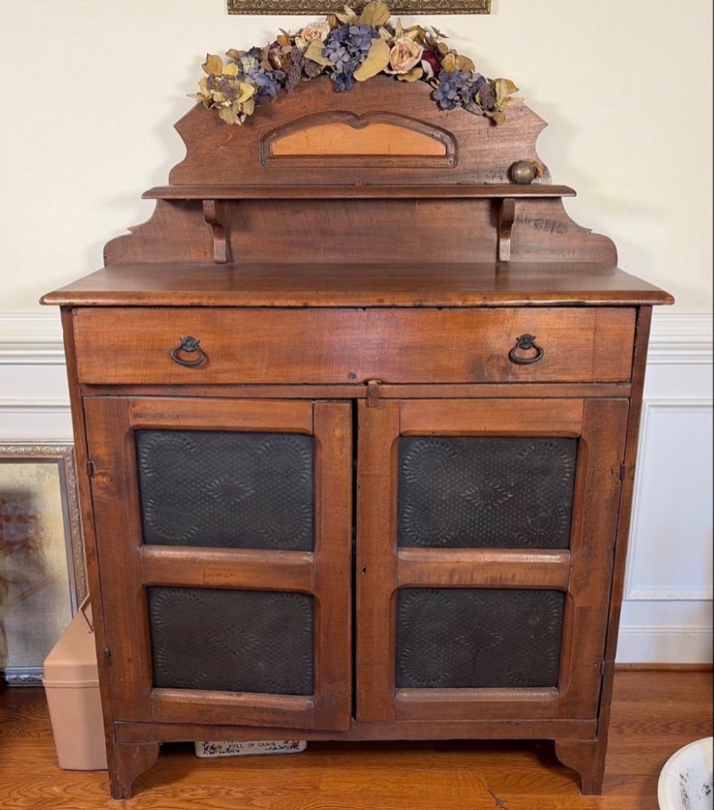 Image for Glen Allen Estate Auction - Vintage Gibson Mandolin, Dollhouses, Antique Furniture & Many High Quality Estate Items