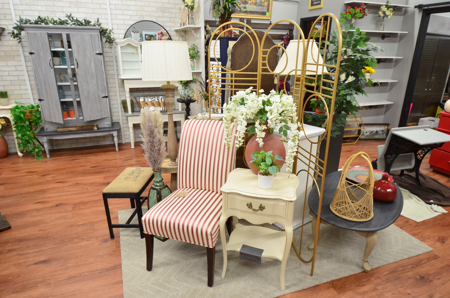 Image for GOING OUT OF BUSINESS SALE: FURNITURE, WALL & HOME DECOR AND OTHER INVENTORY - Menomonie, WI