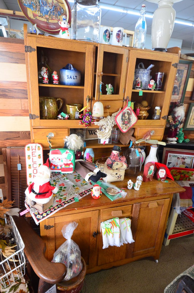 Image for STARGAZERS INVENTORY REDUCTION: VINTAGE FURNITURE & TOYS, CROCKS, COLLECTIBLES, and MORE! - Durand, WI