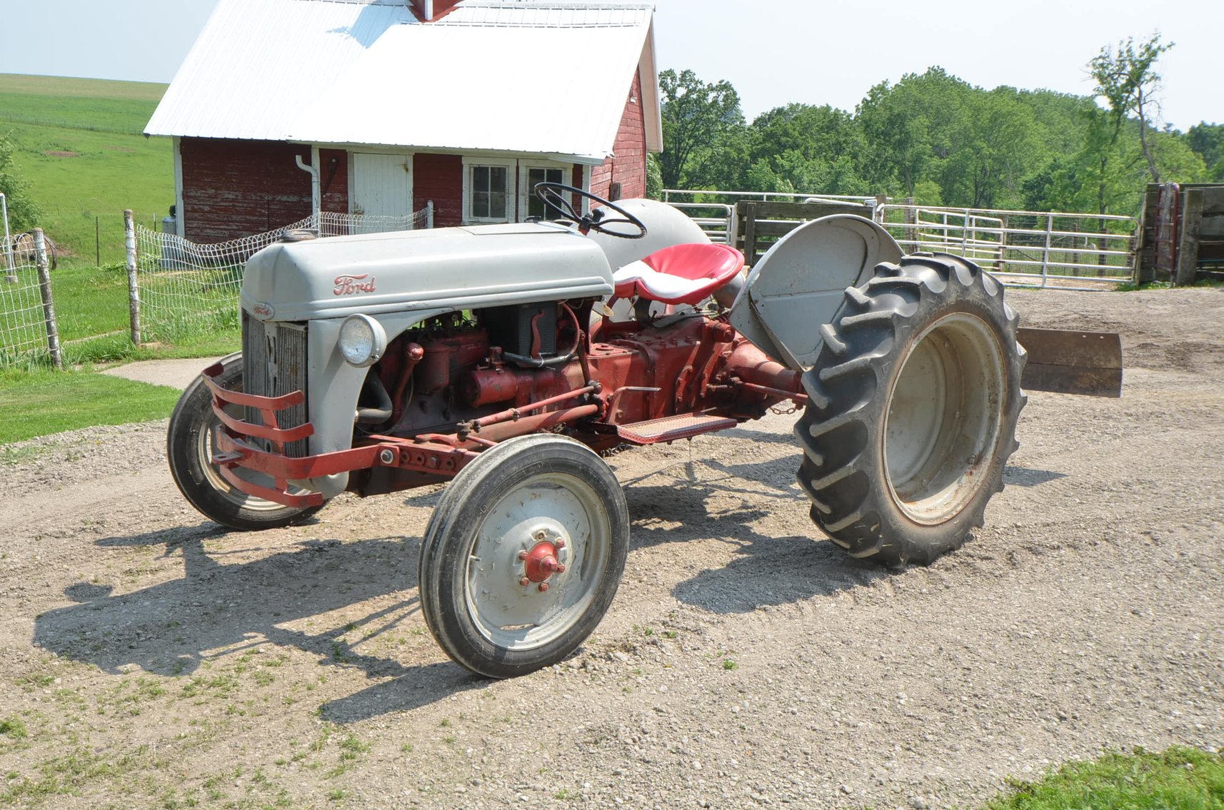 Image for JOHN DEERE 2440 TRACTOR, FORD 8N, NH 411 DISCBINE - Minnesota City, MN