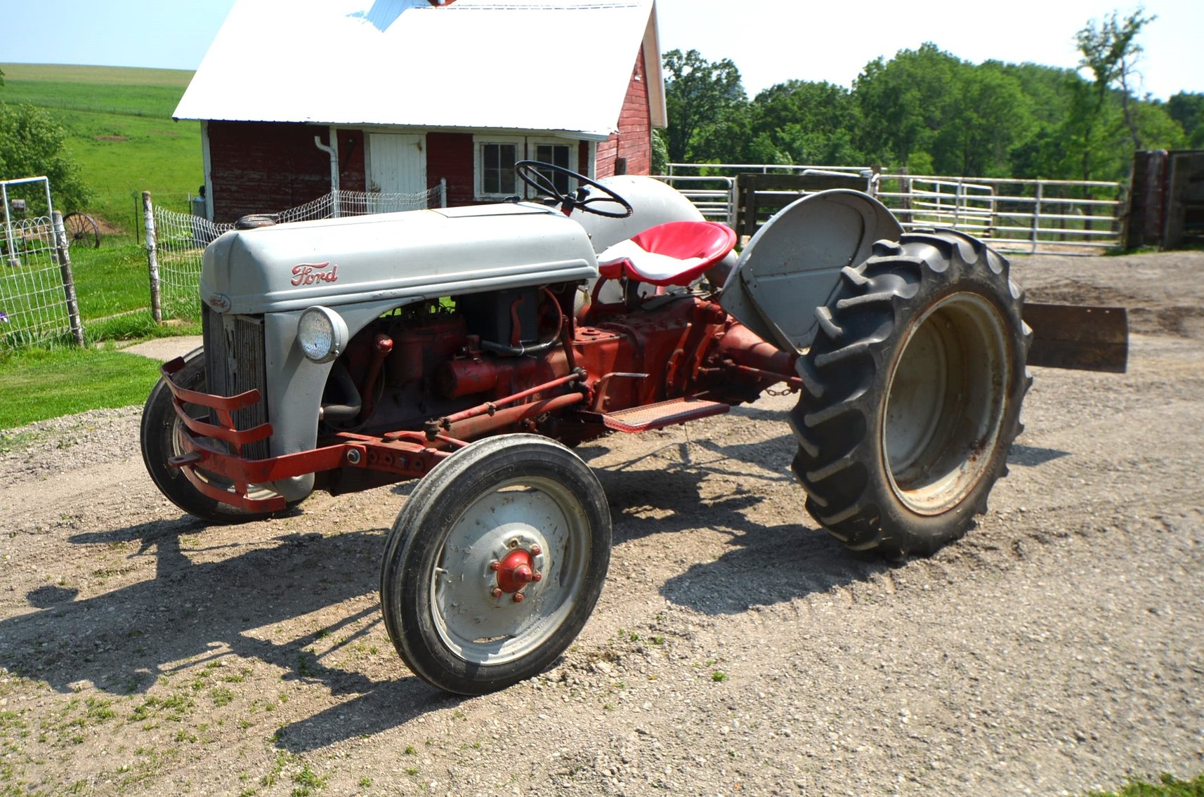 Image for JOHN DEERE 2440 TRACTOR, FORD 8N, NH 411 DISCBINE - Minnesota City, MN