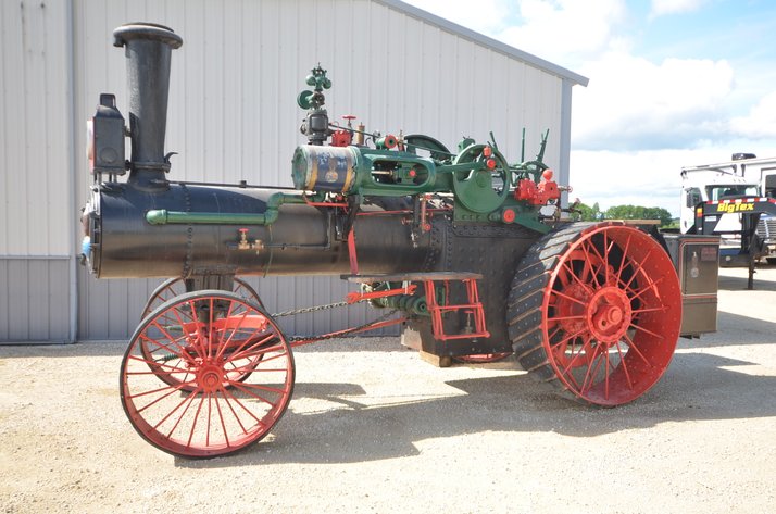 VINTAGE TRACTORS, STEAM ENGINES, AND MORE - Fountain City, WI