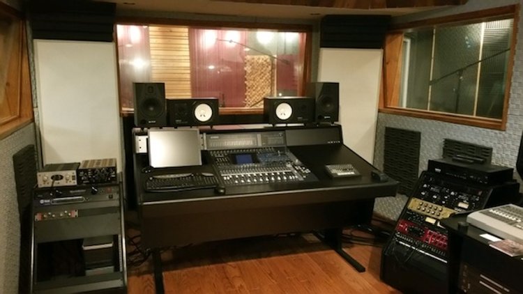 Image for Premium Commercial Location on Highway 100 - Building & 1 Acre