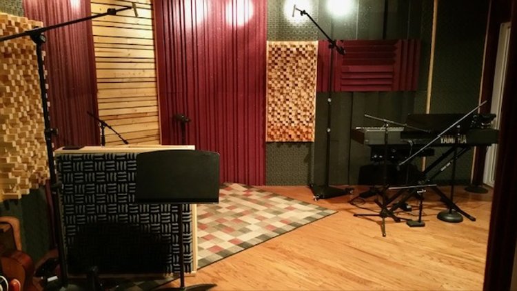 Image for Premium Commercial Location on Highway 100 - Building & 1 Acre