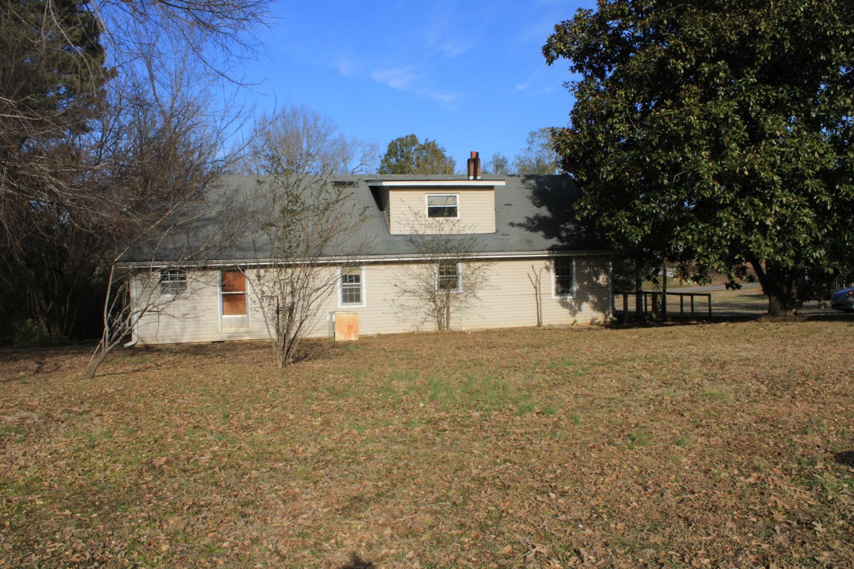 Image for Fixer-Upper in Scotts Hill - Decatur County (TN River Country)