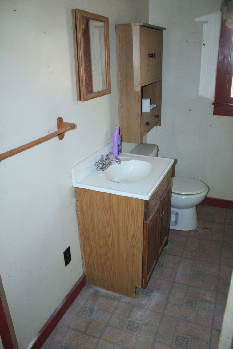 Image for Fixer-Upper in Scotts Hill - Decatur County (TN River Country)