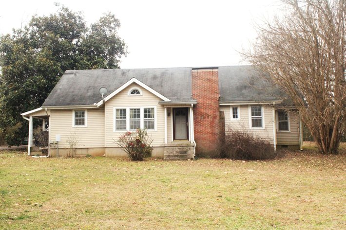 Image for Fixer-Upper in Scotts Hill - Decatur County (TN River Country)