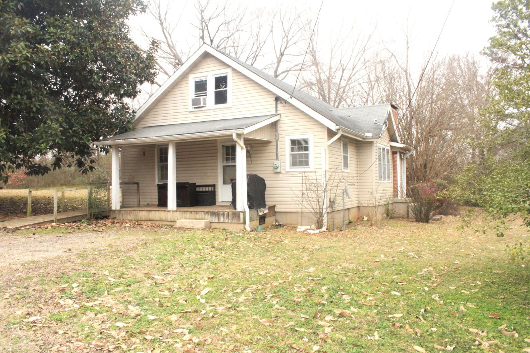 Image for Fixer-Upper in Scotts Hill - Decatur County (TN River Country)