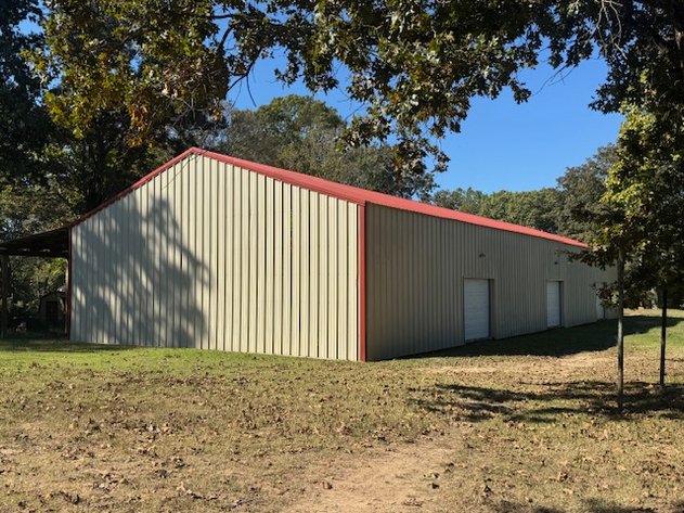 Image for Large Open Shop - 4,000 sq ft - Ideal for Multiple Uses - Centerville