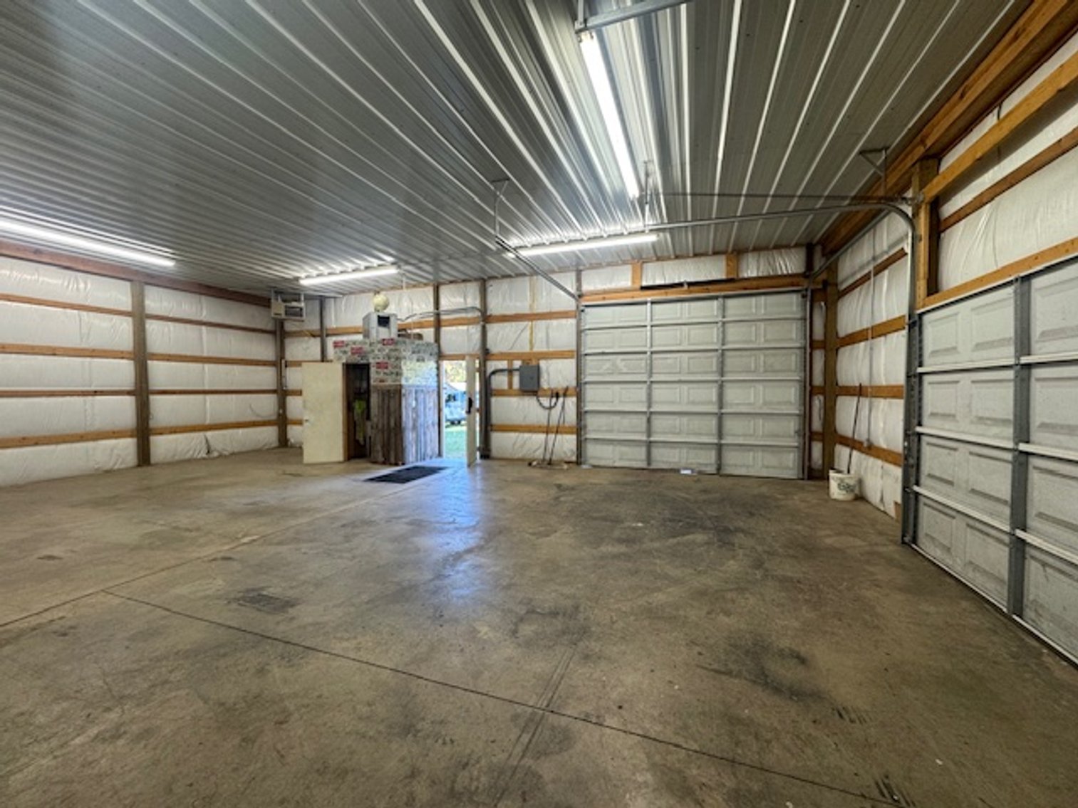 Image for Large Open Shop - 4,000 sq ft - Ideal for Multiple Uses - Centerville