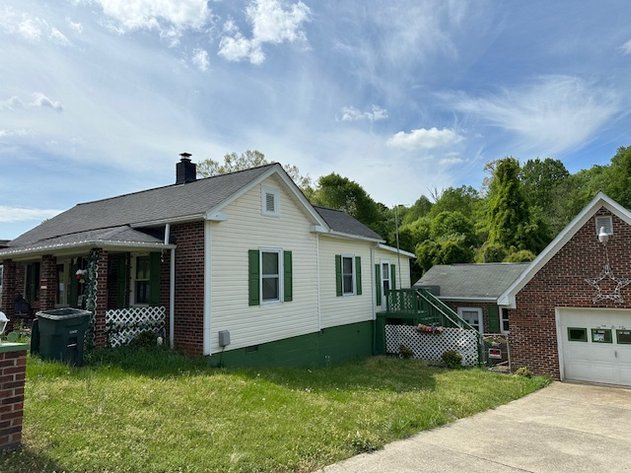 435 Lawrence St., Eden
