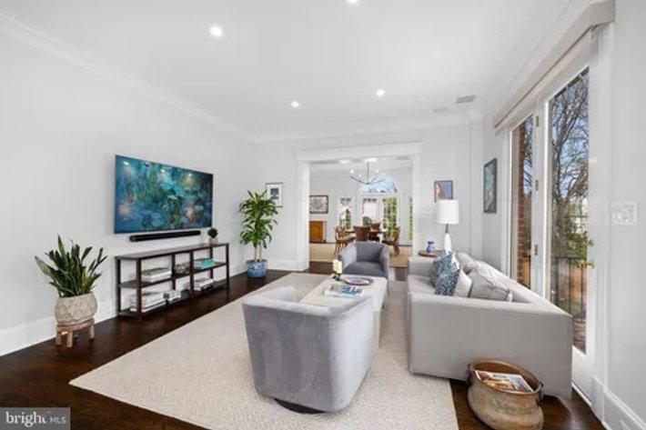 Image for $2.8 Million McLean Mansion Luxury Downsizing Auction