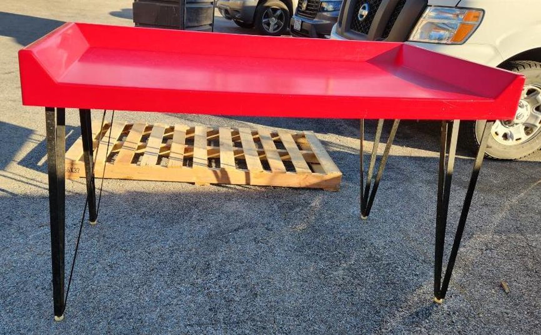 Image for Work Tables, Break Room Furniture, Laundromat Folding Tables, Seating, Commercial Washers