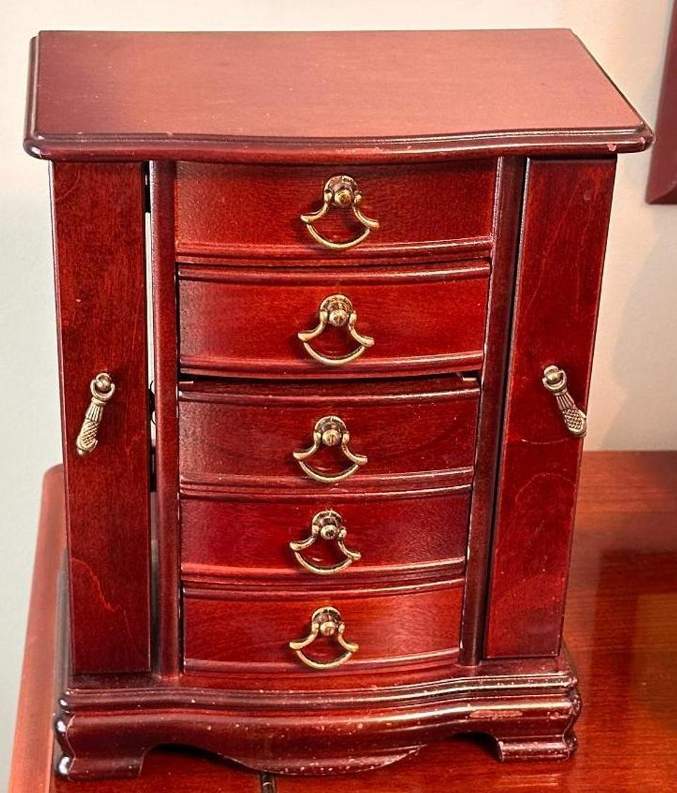 Image for Clean Omaha Household Estate Auction / Benson