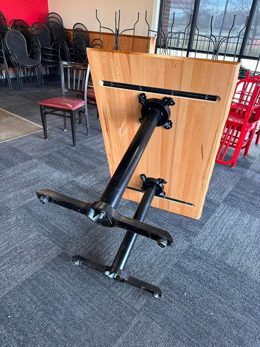 Image for Clean Late Model Restaurant Equipment & Furniture